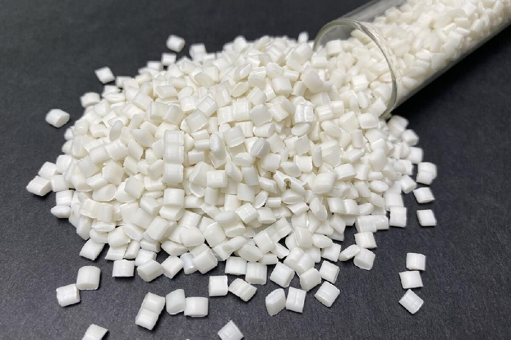 塑料袋更新?lián)Q代，原料去哪找？可降解吹膜料M300為你解決配方問(wèn)題