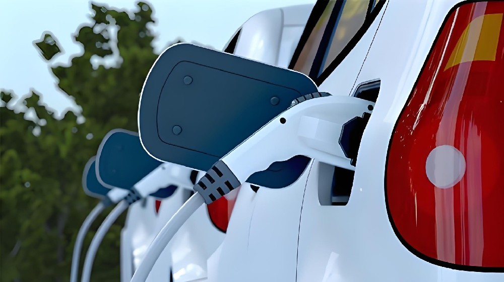 新能源汽車(chē)超充時(shí)代來(lái)臨，材料CTI值如何再創(chuàng)新高保障電氣安全？